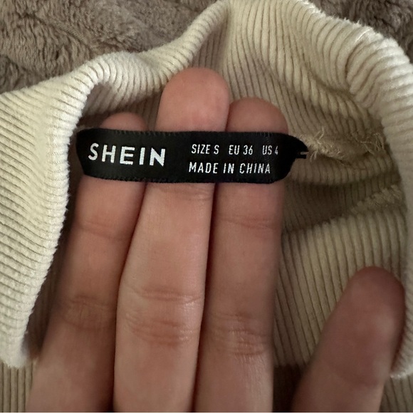 SHEIN long sleeve crop top. Size: SMALL - Picture 2 of 2